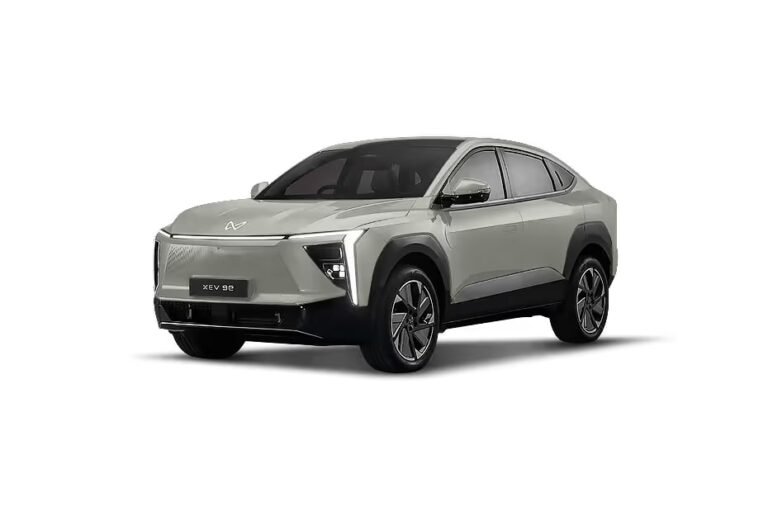 Mahindra-XEV-9e-Desert-Myst